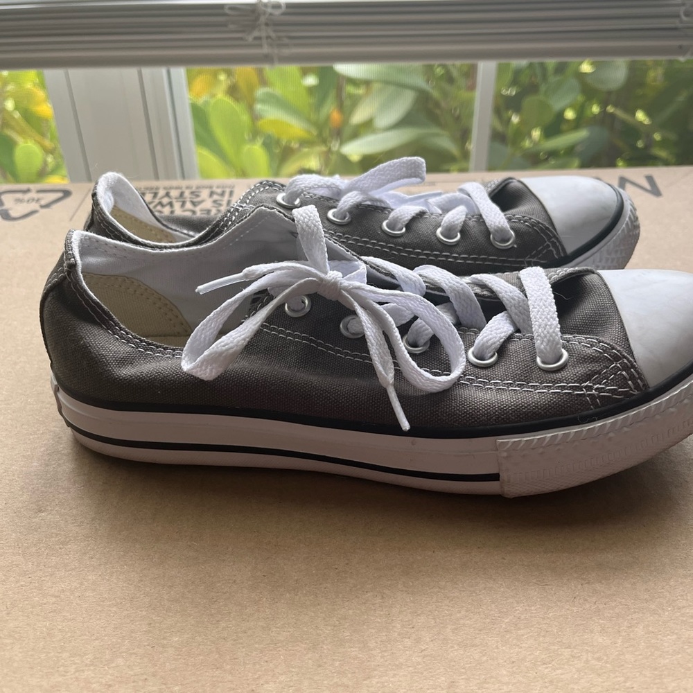 Kids converse